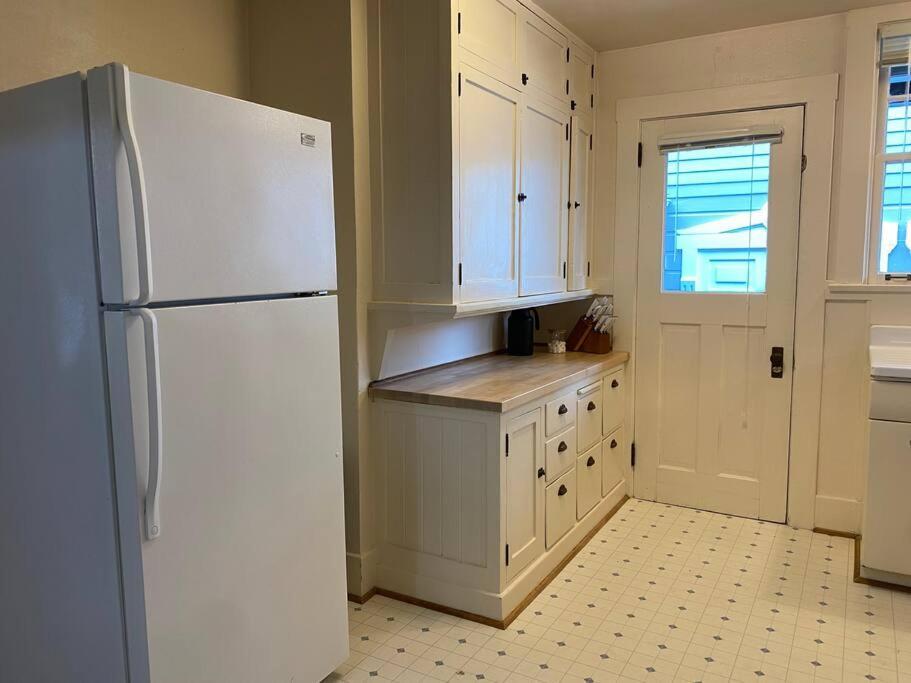 אסטוריה Historic Downtown Riverview Flat, No 3 מראה חיצוני תמונה