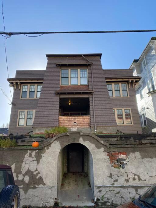 אסטוריה Historic Downtown Riverview Flat, No 3 מראה חיצוני תמונה