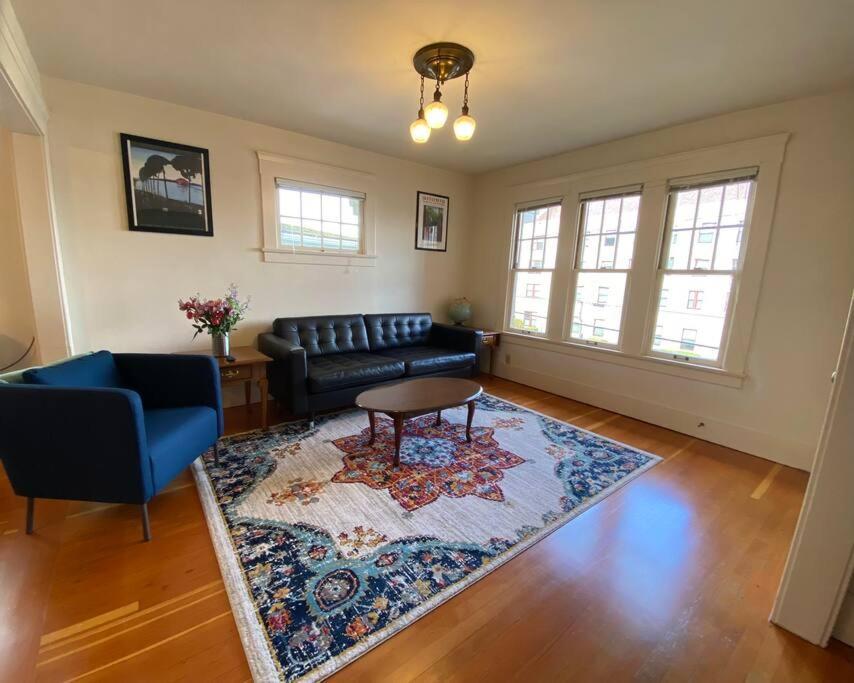 אסטוריה Historic Downtown Riverview Flat, No 3 מראה חיצוני תמונה
